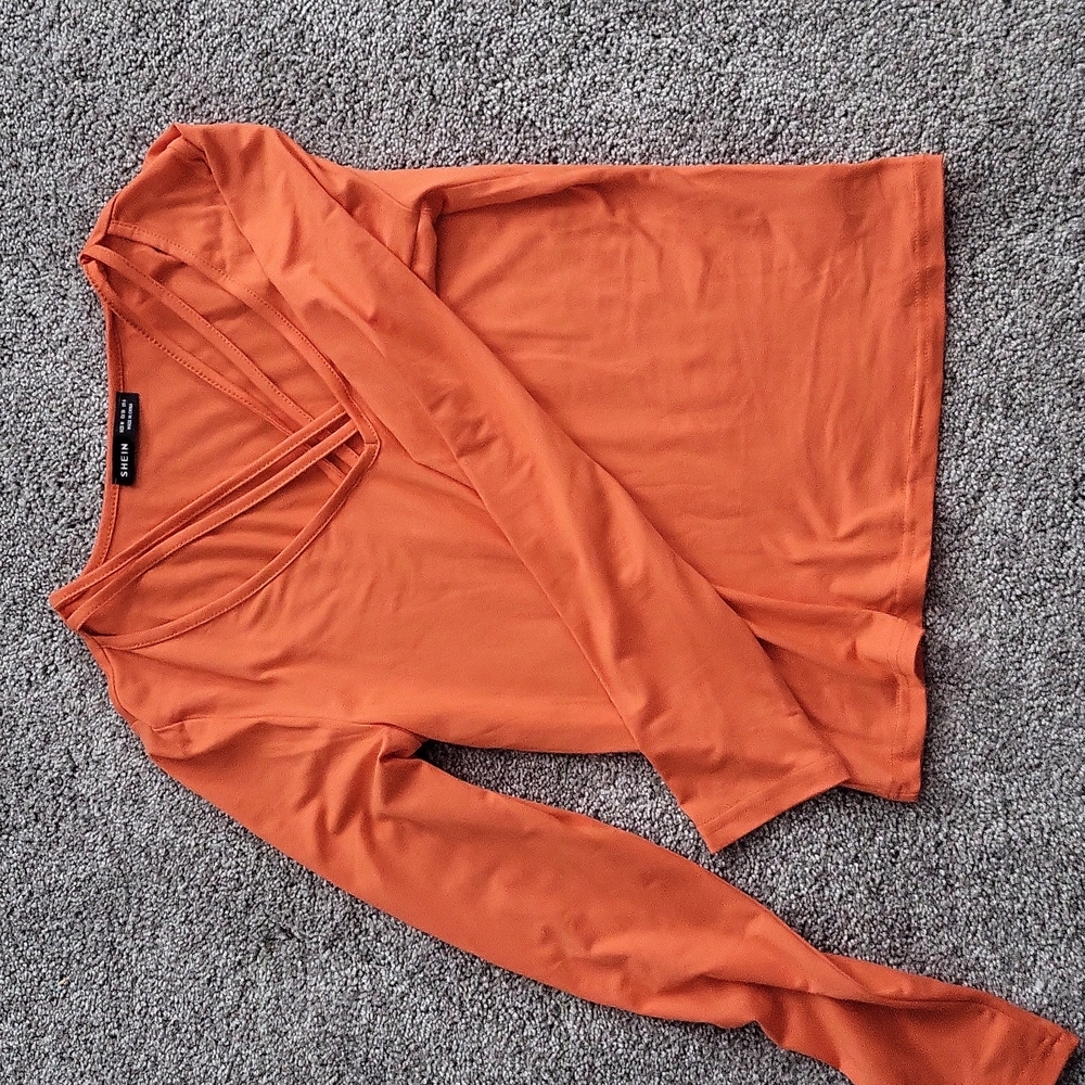 Long sleeve cutout orange tshirt